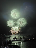 Aberdeen Asset Management Cowes Week Fireworks (photograph by Rick Tomlinson) 